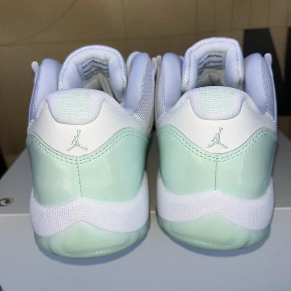 NEW Nike Air Jordan Retro 11 “Igloo” AH7860-103 Womens Size 9.5, Mens Size 8 - Picture 5 of 8